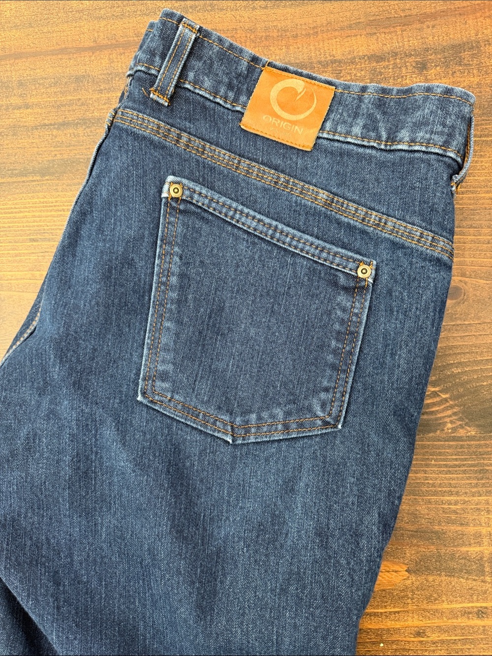 Origins Men Straight-Leg Indigo Denim Jeans with Leather Patch